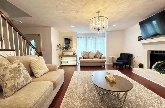 Cozy 4-Bedroom Retreat Near Stone Mountain Park – Perfect for Family Getaways!