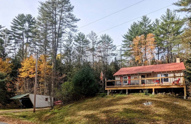 Cozy Adirondack Cabin w/ Deck [~15 minutes to Gore Mountain]