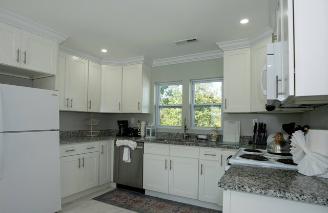 Cozy and clean 3-bedroom house in Knoxville, TN!
