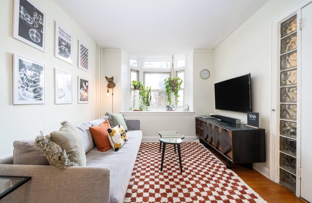 Cozy and Comfortable JC Apartment with yard