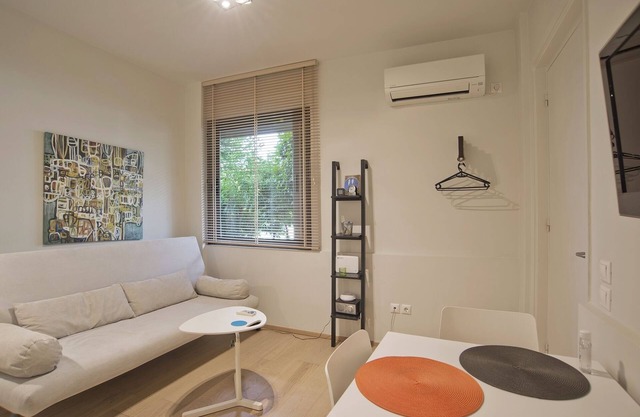 Cozy and modern studio Vouliagmeni