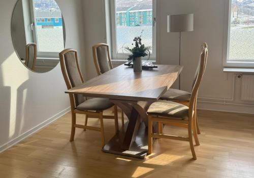 Cozy Apartment in Nuussuaq, Close to Shop and Dining