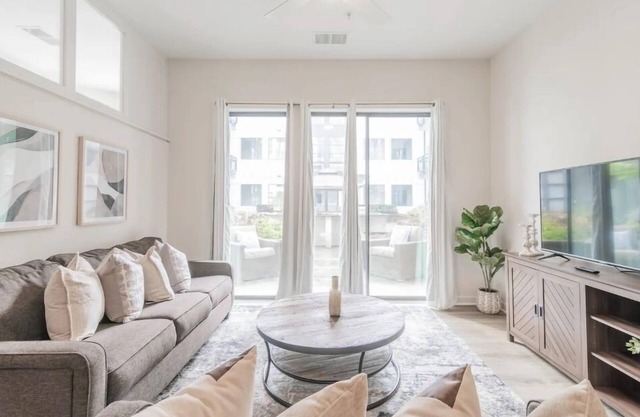 Cozy Apartment with WiFi 206