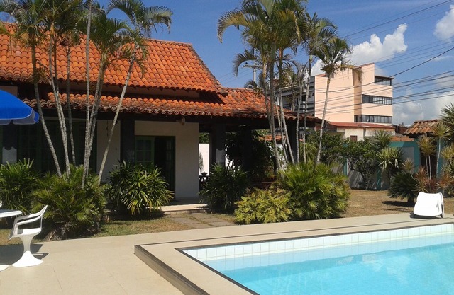 Acogedora casa de playa con piscina, barbacoa y garaje.