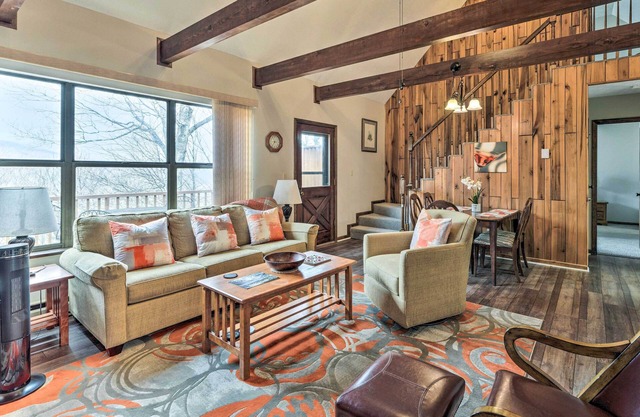 Cozy Blue Ridge Mtn Cabin w/ Mountain Views!