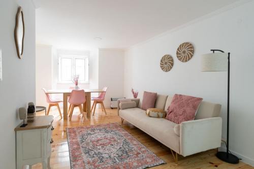 Cozy Bohemian Flat- Berry