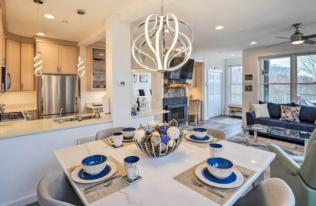 Cozy Burnsville Condo w/ Fire Pit & Mountain Views