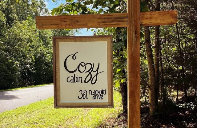 Cozy Cabin near Lake Lure on multiple secluded acres in gated community