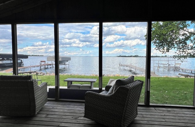 Cozy Cabin on Kampeska—Your Perfect Family Getaway