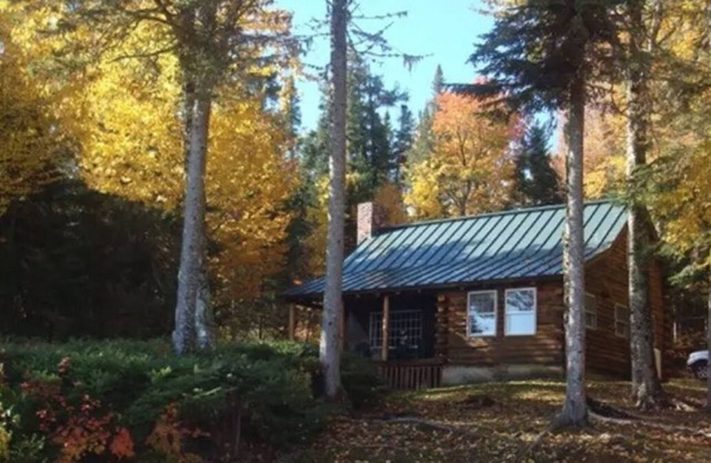 Acogedora y encantadora cabaña frente al lago en el lago Cupsuptic (Rangeley, ME)