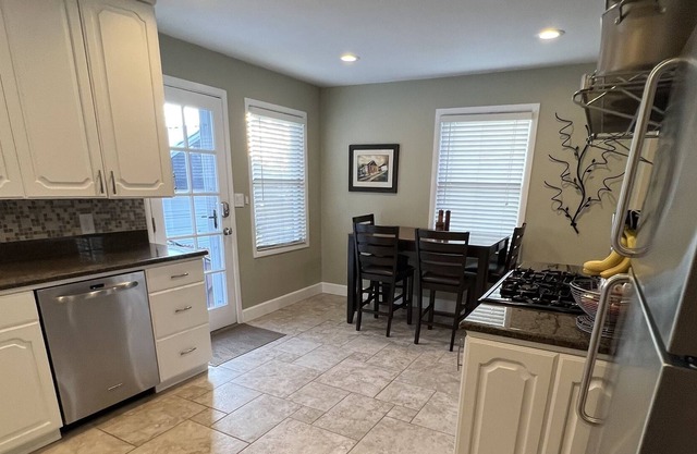 Cozy, Comfortable, Newly furnished house with lots of activities close by!