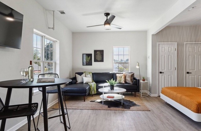 cozy comfy cottage c+