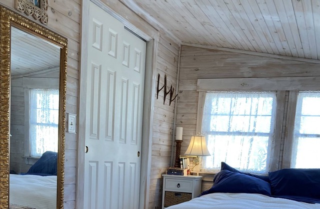Cozy Cottage Beach House/walk to Willard Beach