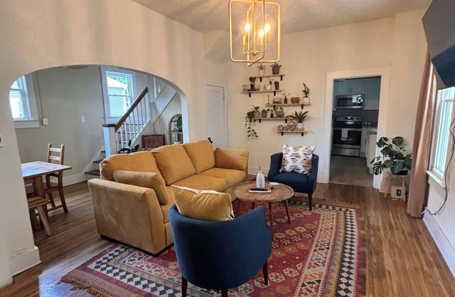 Cozy Cottage on Spring---Centrally Located and 10 mins from downtown Louisville
