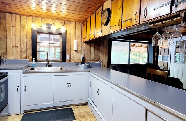 Creekside Cabin