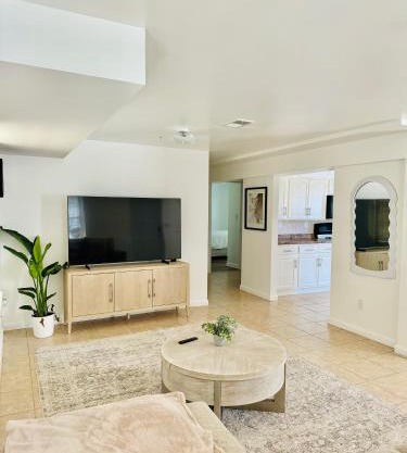 Cozy Evergreen Apartment by Newark Airport
