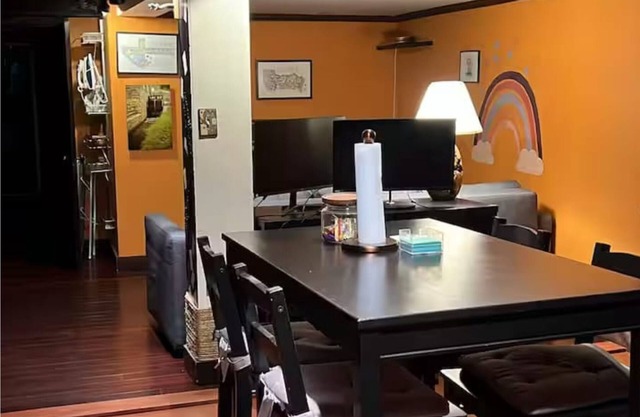 1bdr near Zoo and Van Ness Metro Pet / Kids Welcome