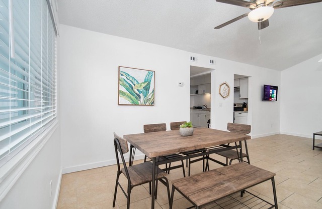 Cozy, fully-furnished 2BR/1BA apartment with ample parking in Jacksonville's Southside