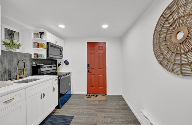Cozy Garden 1Bed Apt, Lincoln Park