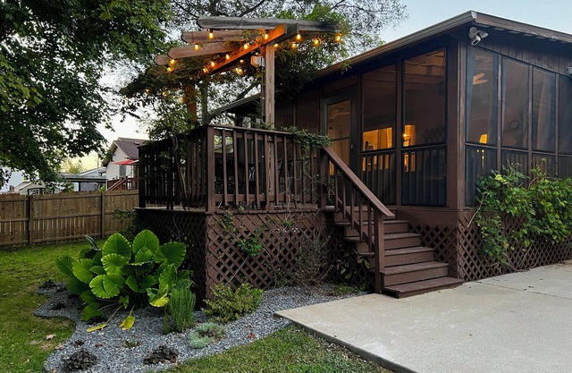 Cozy Getaway East of Nashville