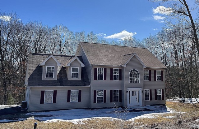 Cozy getaway in the Poconos — 5minutes away from all your favorite attractions !