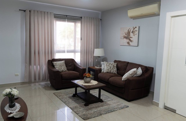 Acogedor Departamento Planta Baja en Ciudadela Privada Seguridad 24H. Guayaquil