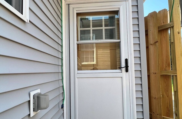 Cozy Guesthouse w/ free parking, 15 minutes to D.C., Pet Friendly