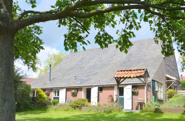 Acogedora casa de vacaciones en Bergen op Zoom con vistas al jardín