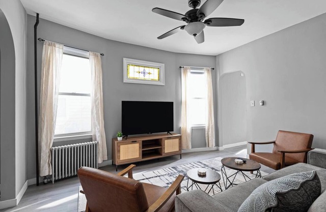 Cozy Home, 19 min to NYC, 3 Car Driveway, Cozy Home, 19 min to NYC, 3 Car Driveway