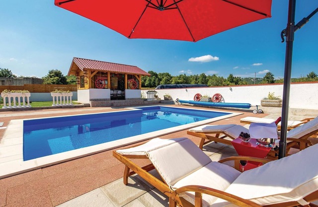 Acogedora casa en Gospic con sauna
