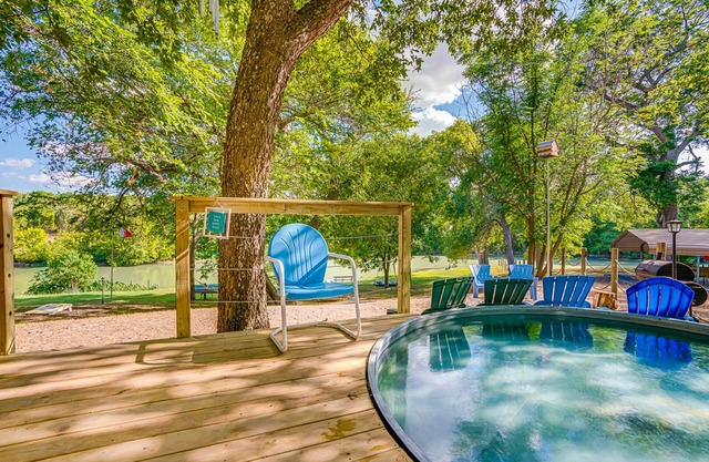 Cozy Home w/ Cowboy Pool & River Glamping Outdoor