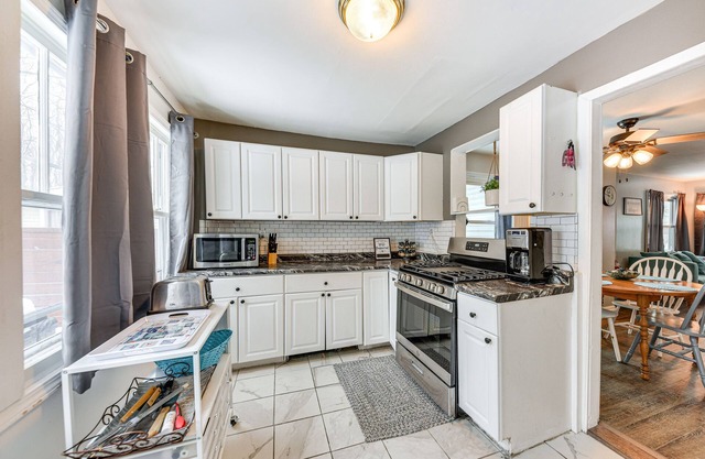 Cozy Home w/ Fire Pit: 2 Blocks to Lake Mary!