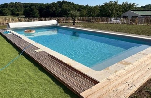Casa acogedora con piscina compartida y wifi en Brantôme