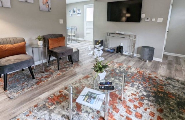 Cozy house in Cincinnati, minutes to downtown