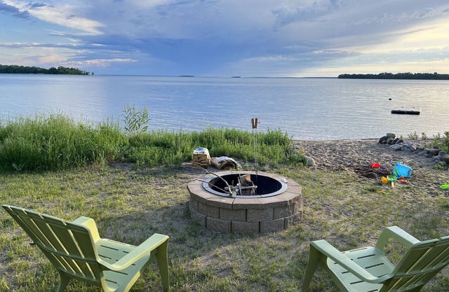 Cozy Lake Front Home with private beach on Leech