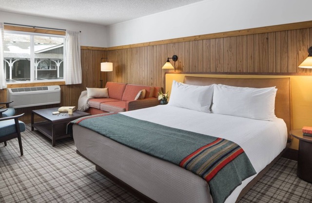 Cozy Lodge w/ Heated Pool & Pet-Friendly Policy at Jackson Hole
