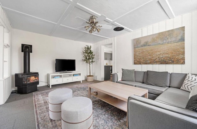 Cozy Modern Cottage in Wellington