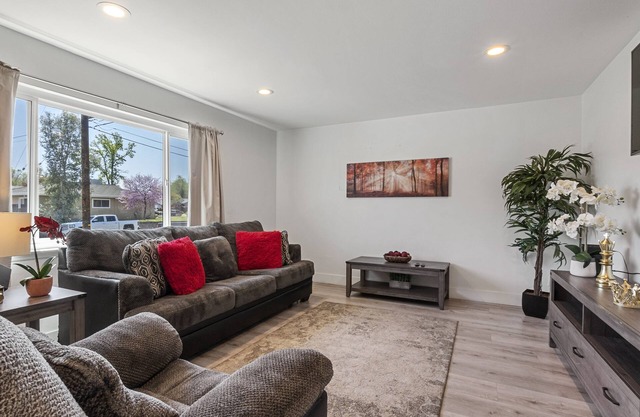 ACOGEDORA CASA MODERNA EN CITRUS HEIGHTS