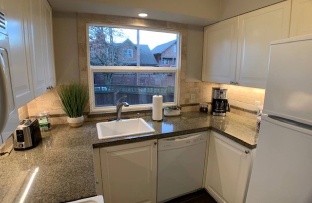 Cozy Nest - Uptown 2BR, 2 Bath with Small Yard