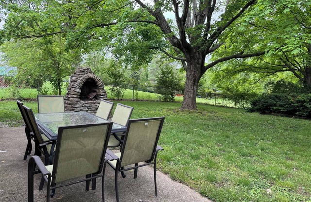 cozy peaceful living in the heart of Mason