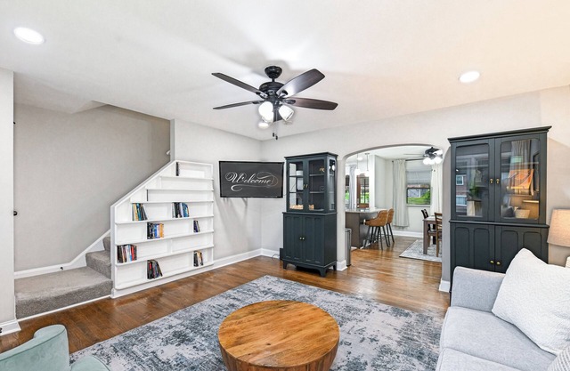Cozy Private 2 Bedroom w/ Shared Wash & Dryer by Golf Course, Univ, & Hospitals