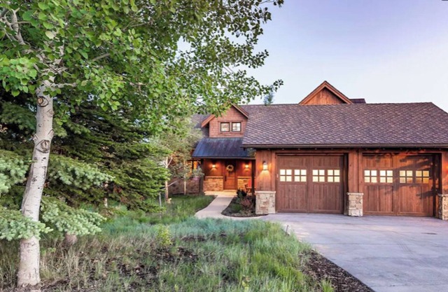 Cozy Promontory Cabin with incredible resort views