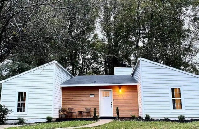 Cozy remodeled 2-Bedroom close to everything