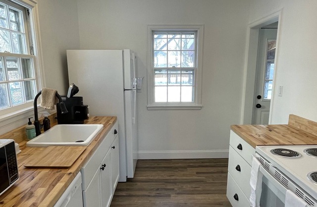 Cozy Remodeled Moorhead Home has everything you need!