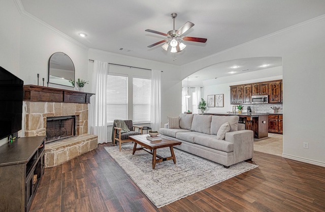 Cozy Retreat at 309 Prince John Drive in Saginaw