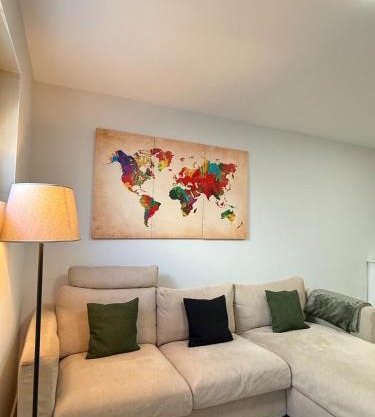Cozy Room Modern & Central