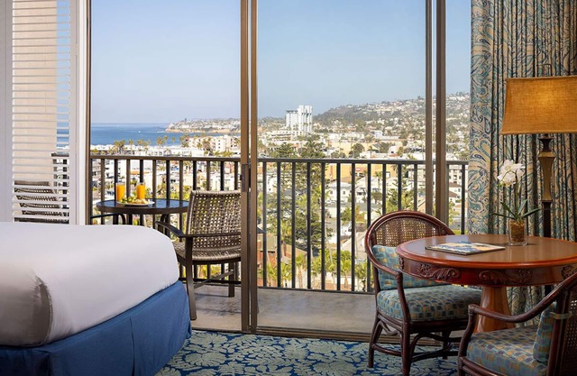 Cozy Room w/ Ocean Views Perfect for Families – Kid-Friendly Activities, Pool