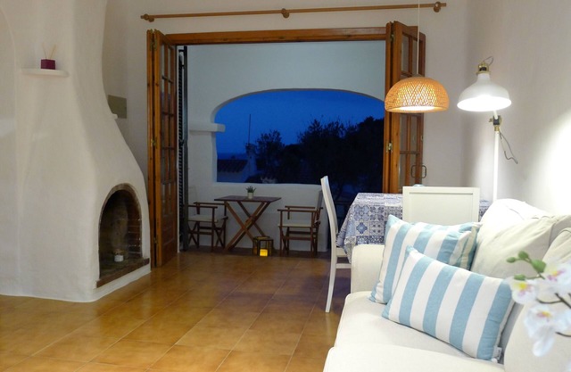 Acogedor apartamento con vistas a la playa de Fornells
