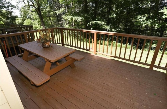 Cozy Seven Springs 1 Bedroom Deluxe Condo with Private Deck by RedAwning - Save 10% on 3 Nights, 15% on 5 Nights!