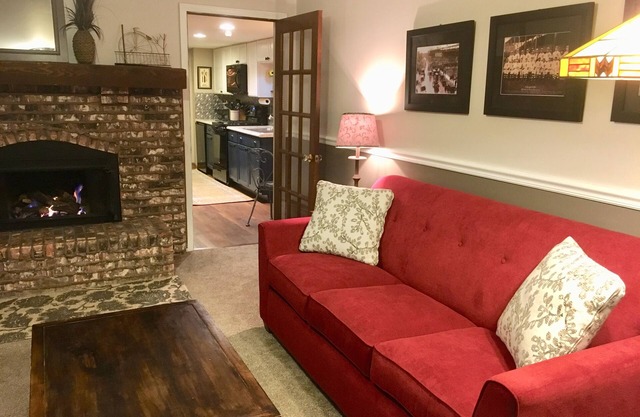 Guest Suite, a poca distancia del campo de golf y tren